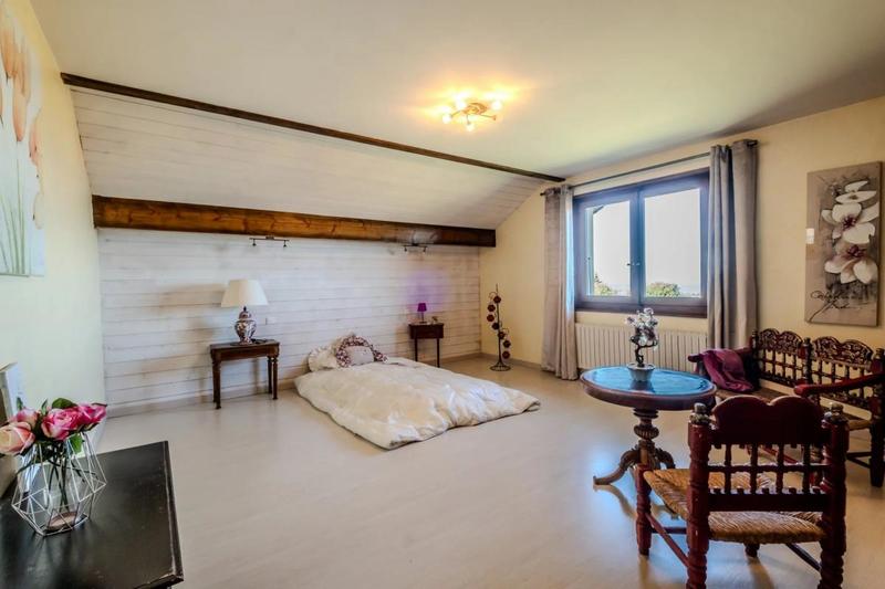 Demeure - 300 m² - 8 pièces