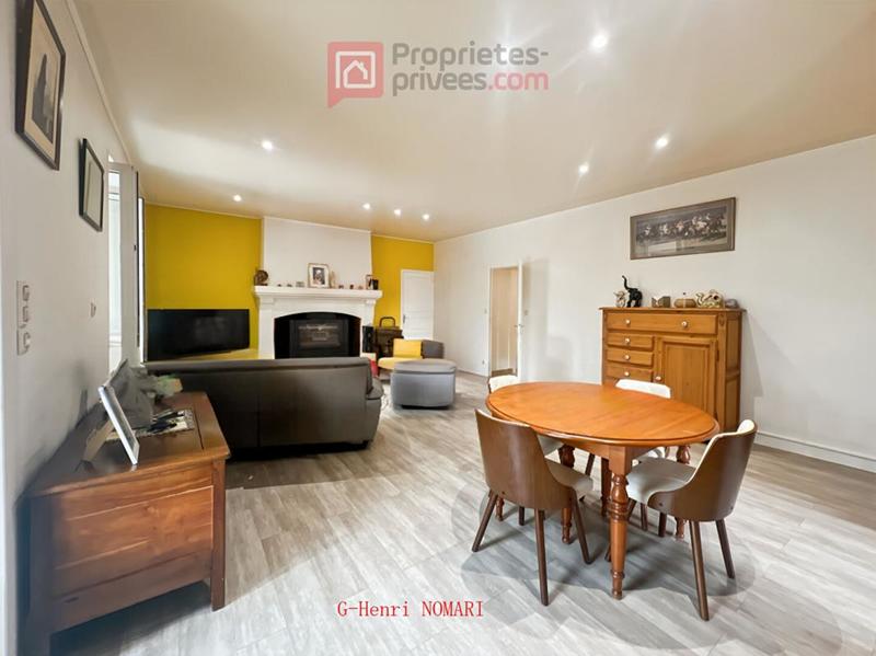 Maison - 214 m² - 7 pièces