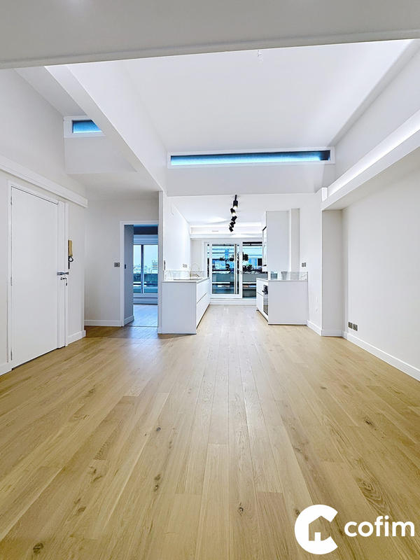 Appartement - 160 m² - 8 pièces