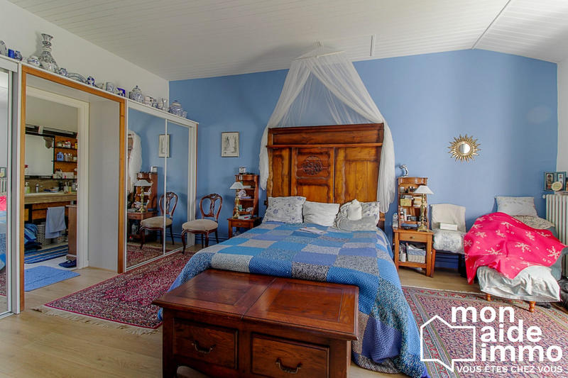 Maison - 311 m² - 7 pièces