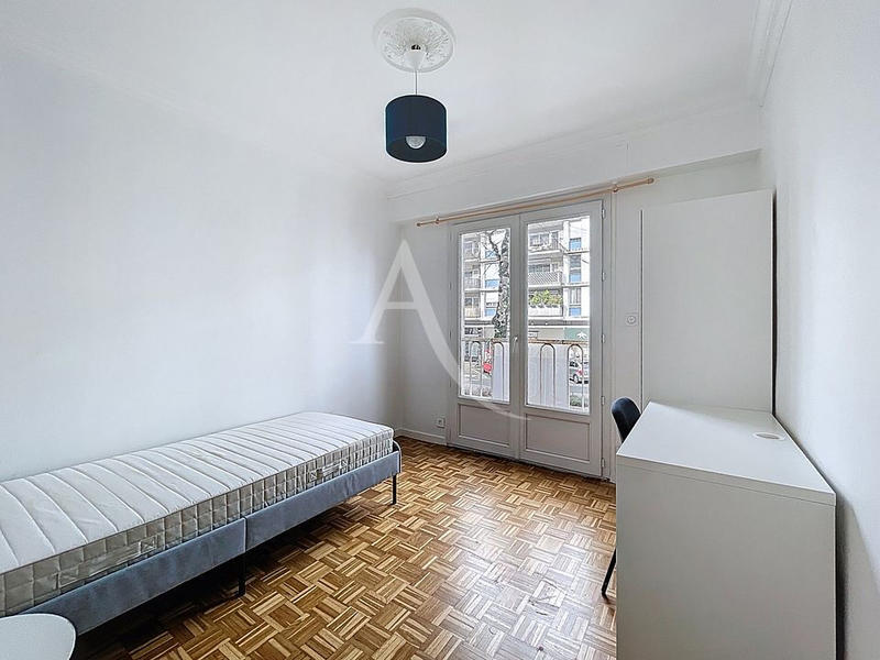 Appartement - 79 m² - 5 pièces