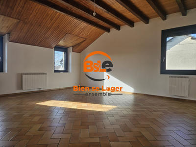 Appartement - 85 m² - 5 pièces