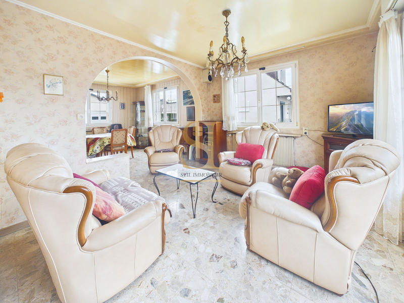 Maison - 121 m² - 6 pièces