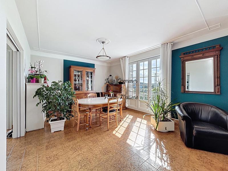 Maison - 104 m² - 7 pièces