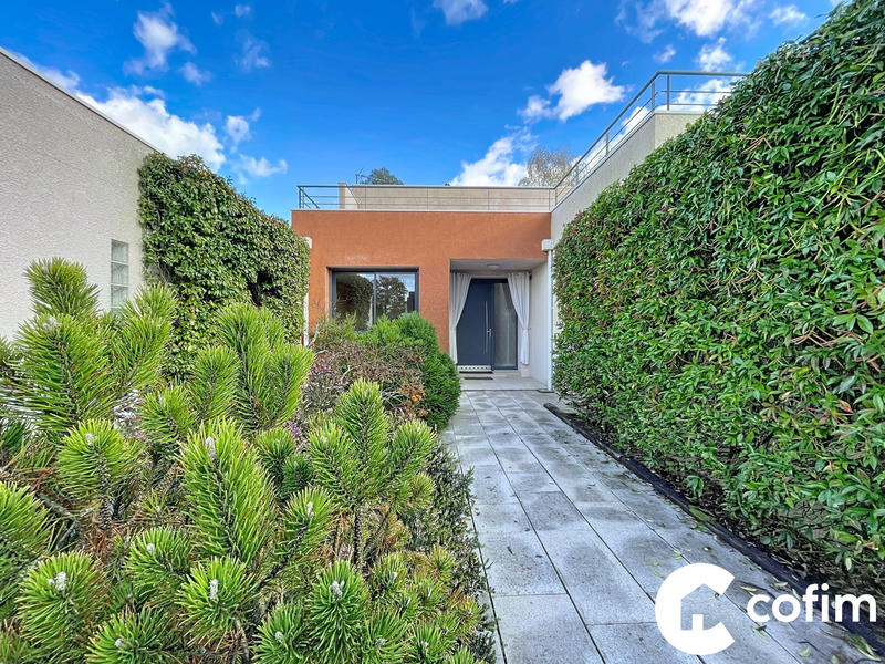 Maison contemporaine - 216 m² - 5 pièces