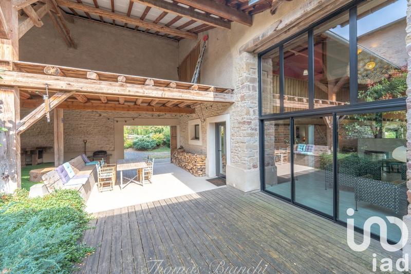 Maison - 230 m² - 6 pièces