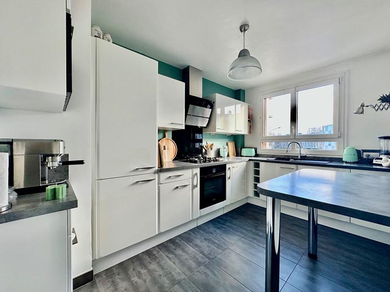 Appartement - 98 m² - 5 pièces