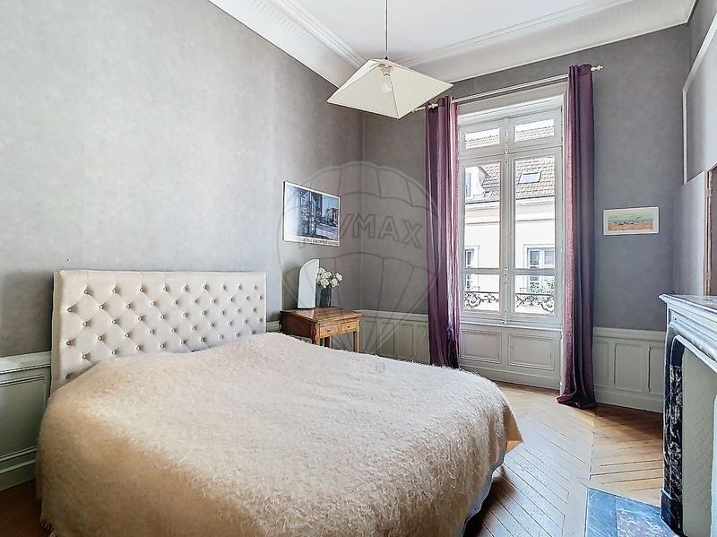 Appartement - 265 m² - 8 pièces