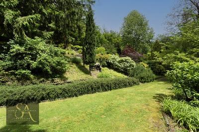 Maison - 312 m² - 9 pièces