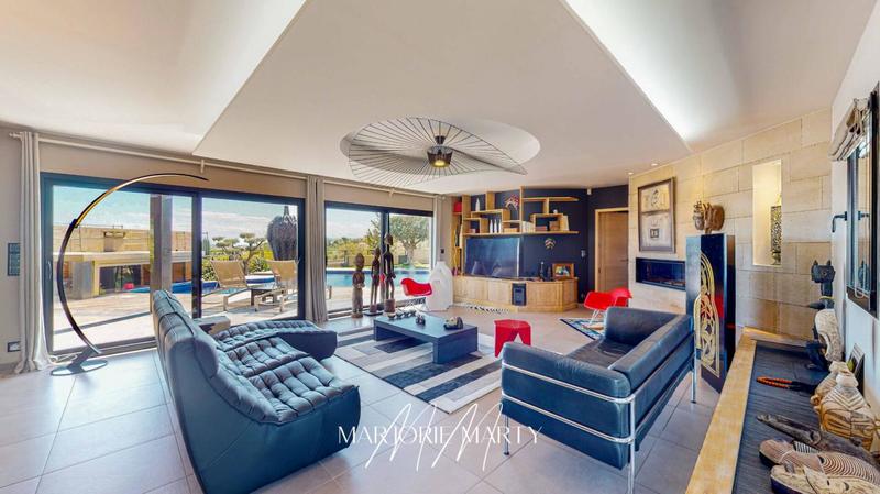 Demeure - 211 m² - 7 pièces