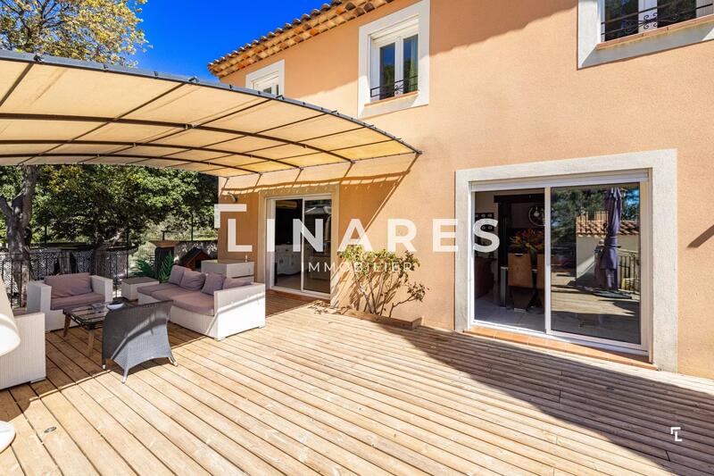 Villa - 165 m² - 6 pièces
