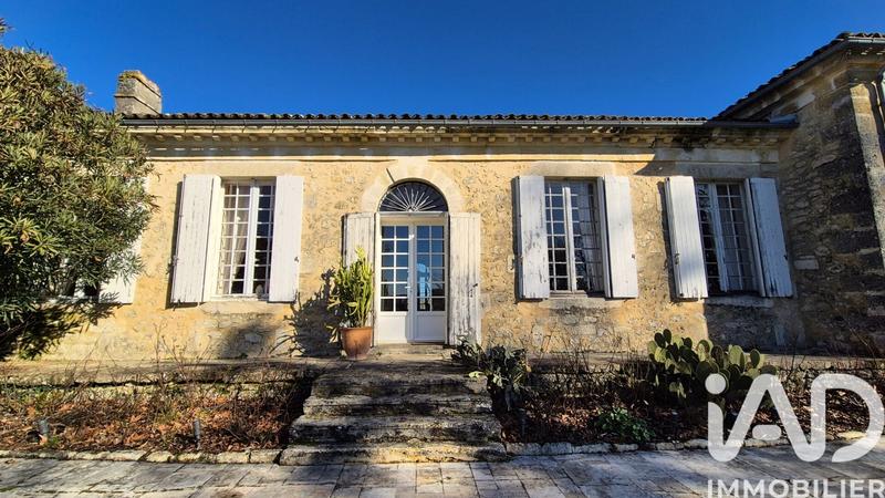 Maison - 379 m² - 10 pièces