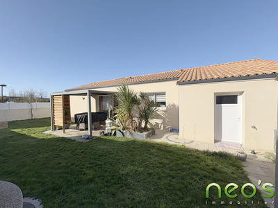 Maison - 93 m² - 4 pièces