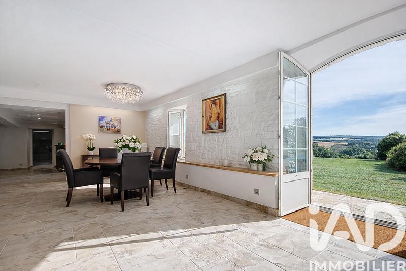 Maison - 660 m² - 16 pièces