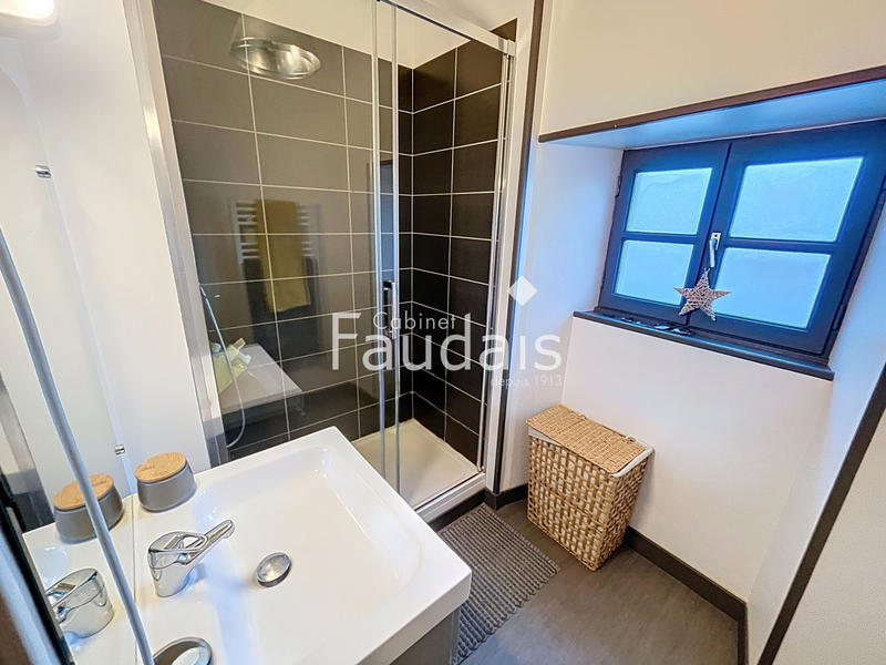 Maison - 140 m² - 8 pièces