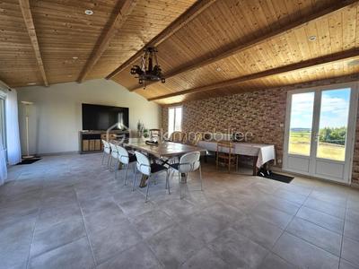 Maison de village - 210 m² - 11 pièces