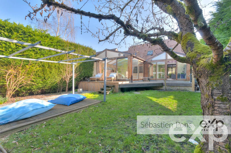 Maison - 177 m² - 7 pièces