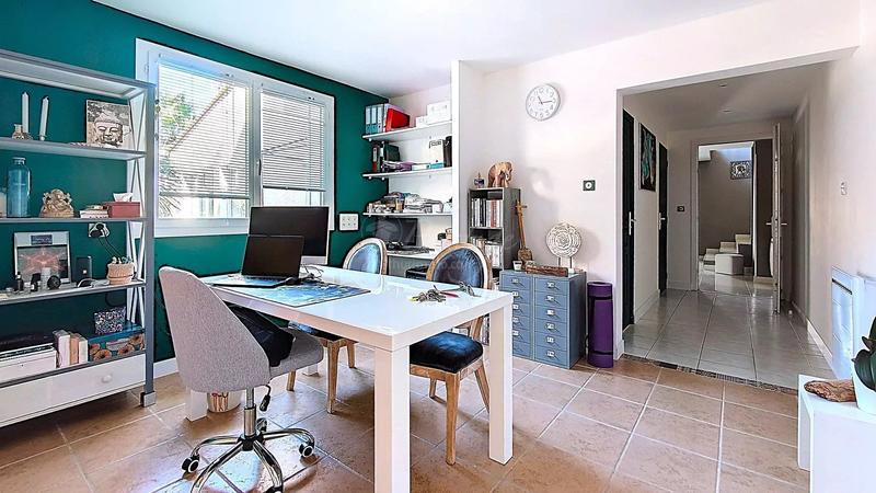 Maison - 209 m² - 7 pièces