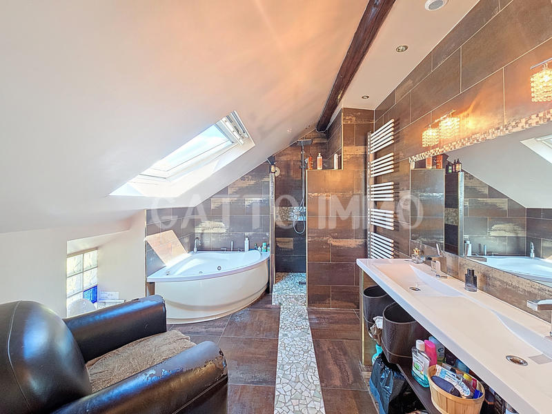 Maison - 150 m² - 5 pièces