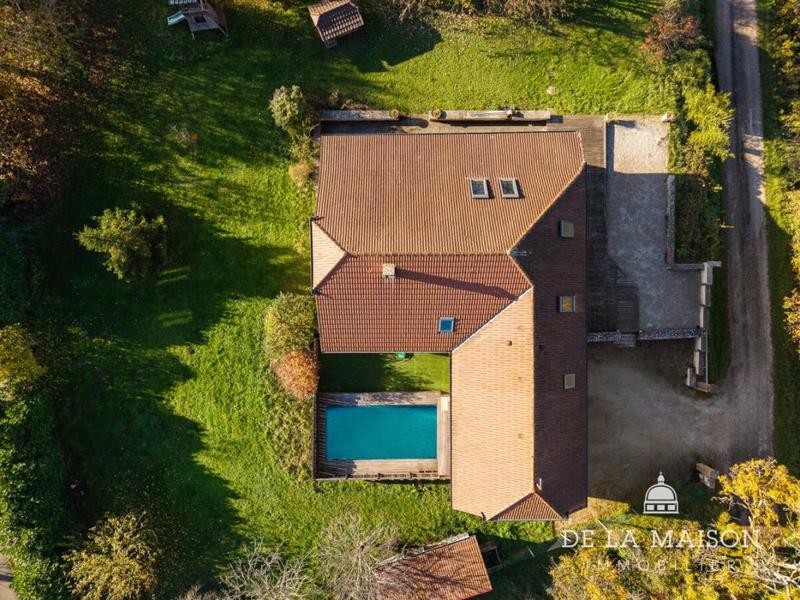 Maison - 215 m² - 6 pièces