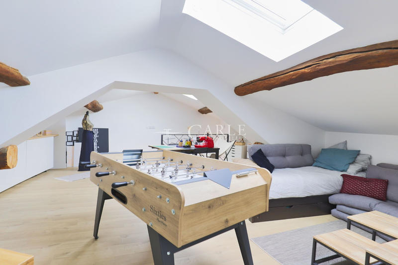 Appartement - 153 m² - 6 pièces