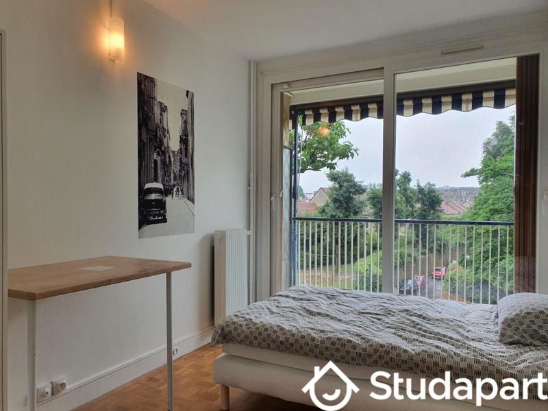 Chambre - 10 m² - 1 pièce