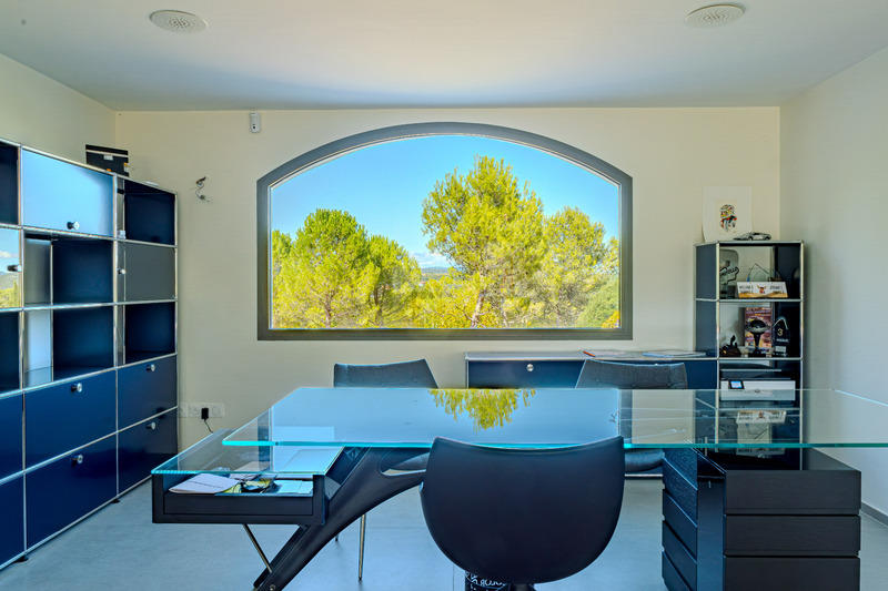 Maison - 335 m² - 8 pièces