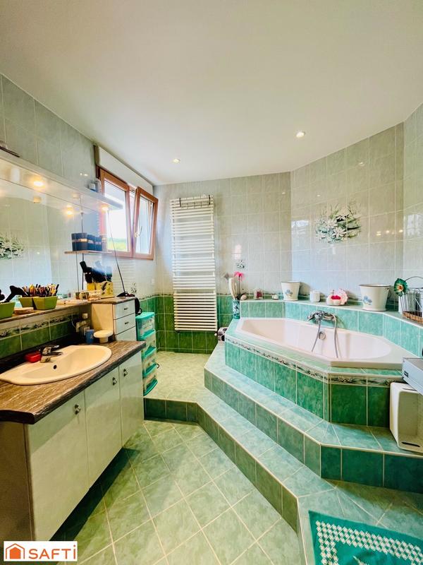 Maison - 345 m² - 10 pièces