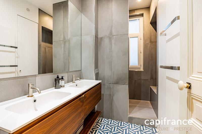 Appartement ancien - 98 m² - 4 pièces