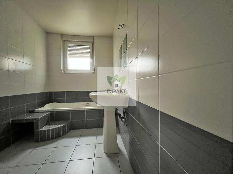 Maison - 220 m² - 12 pièces