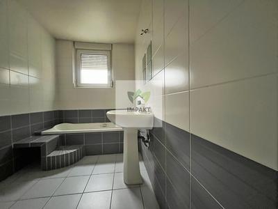 Maison - 220 m² - 12 pièces