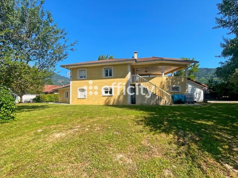 Maison - 182 m² - 5 pièces