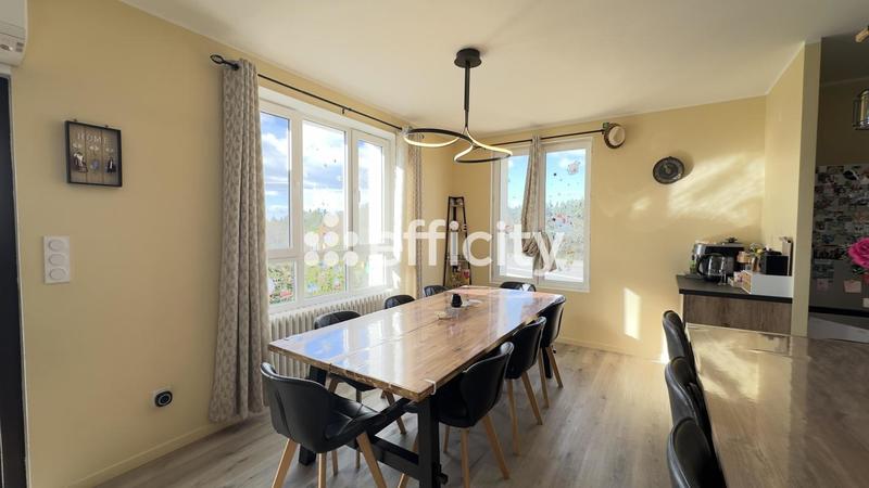 Maison - 205 m² - 8 pièces