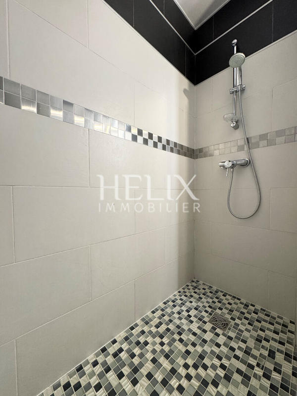 Appartement - 98 m² - 5 pièces