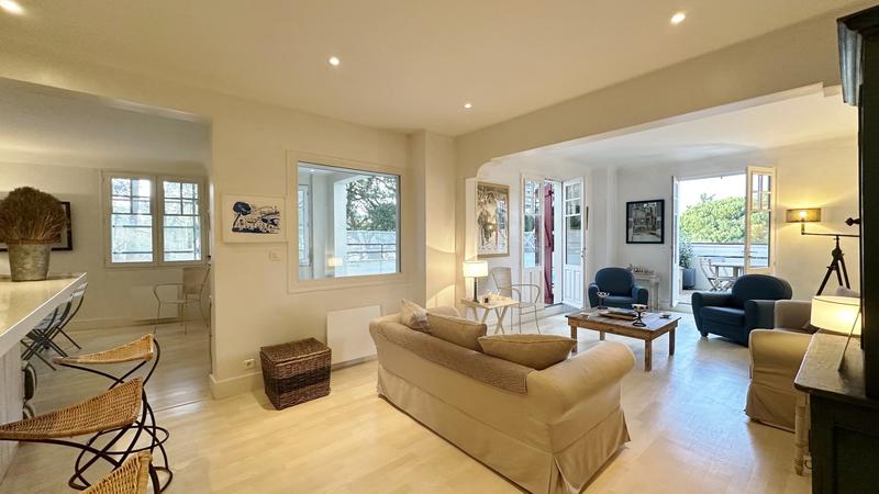 Appartement sur toit - 200 m² - 7 pièces