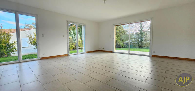 Maison - 104 m² - 4 pièces