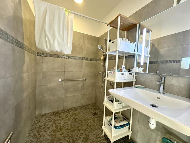 Propriété - 220 m² - 7 pièces