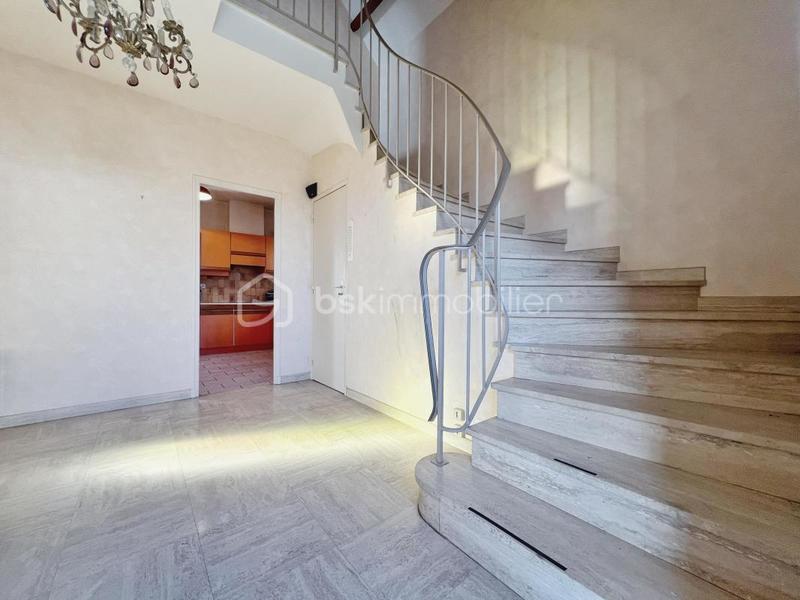 Maison - 152 m² - 7 pièces