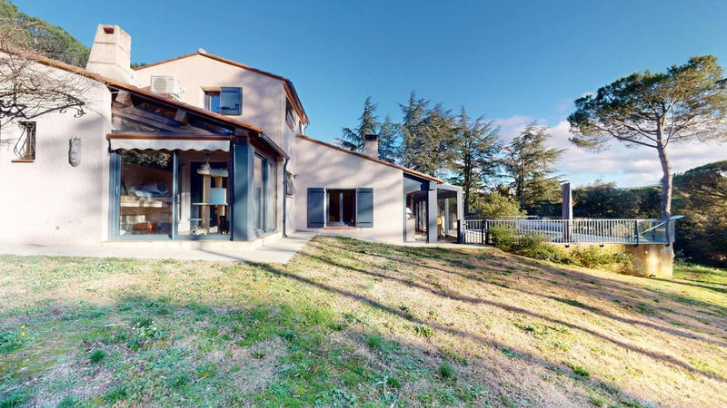 Maison - 183 m² - 7 pièces