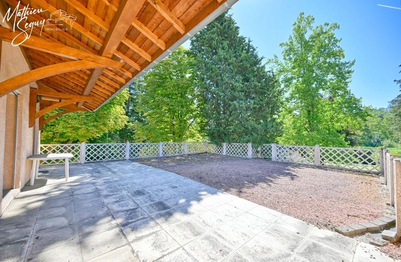 Maison - 200 m² - 8 pièces