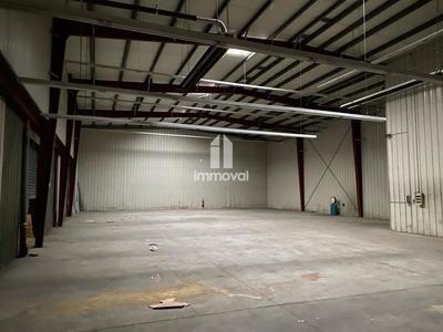 Entrepôt - 1 577 m²