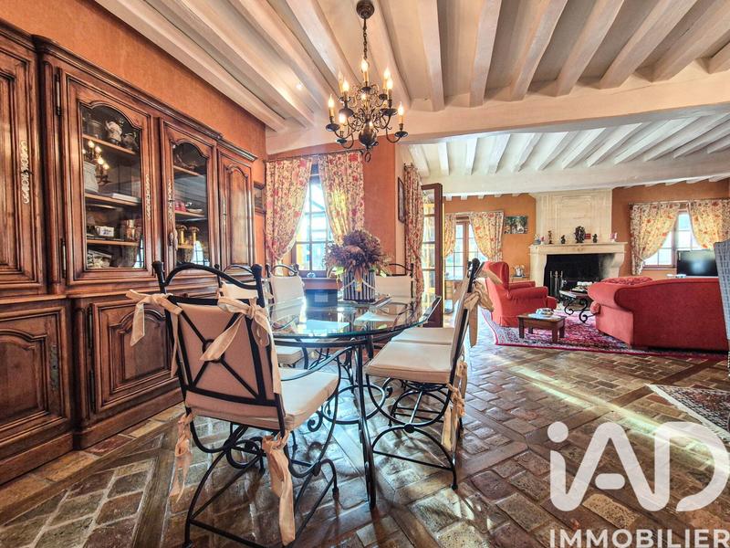 Maison - 213 m² - 7 pièces