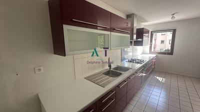 Appartement - 80 m² - 4 pièces