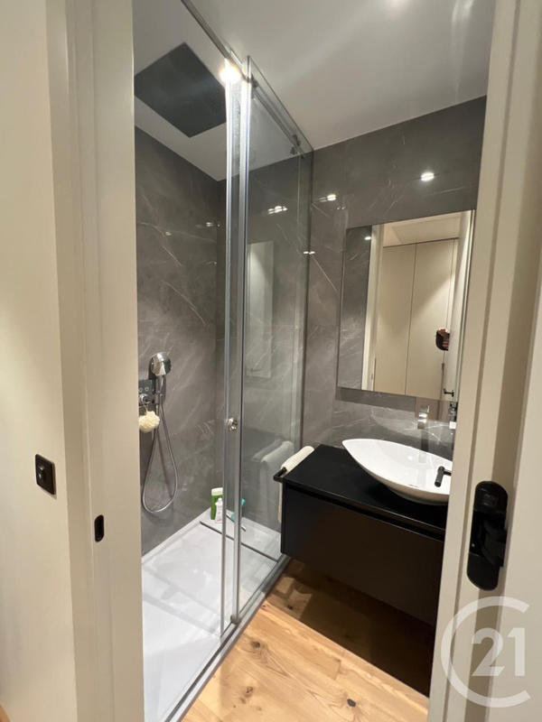 Maison - 202 m² - 5 pièces