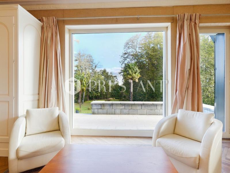 Maison - 550 m² - 12 pièces