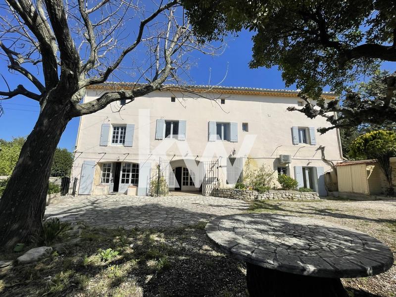 Bastide - 240 m² - 8 pièces