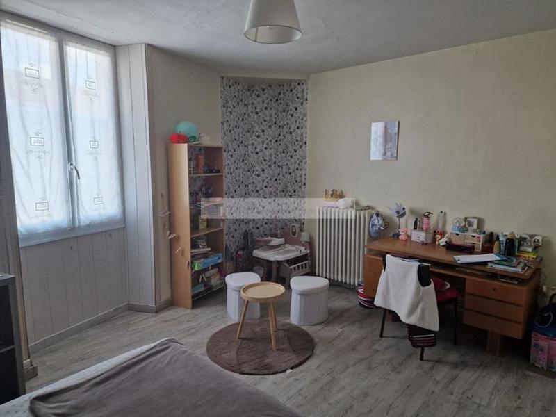 Maison - 208 m² - 9 pièces