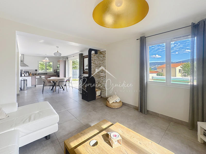 Villa - 136 m² - 6 pièces