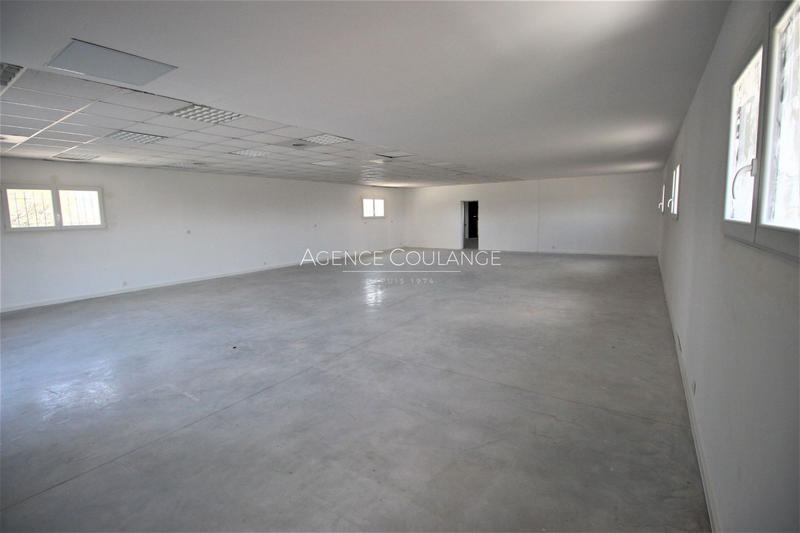Local commercial - 235 m²