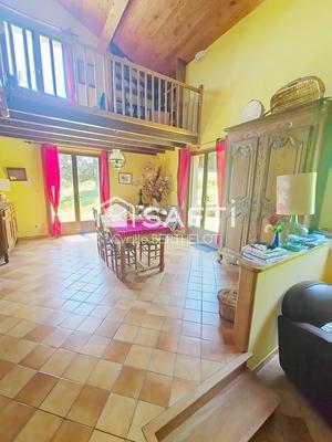 Maison - 160 m² - 7 pièces